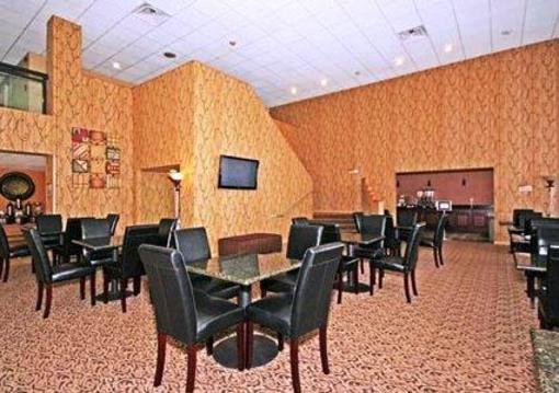фото отеля Quality Inn and Suites Airpark East