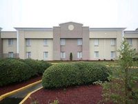 Quality Inn and Suites Airpark East