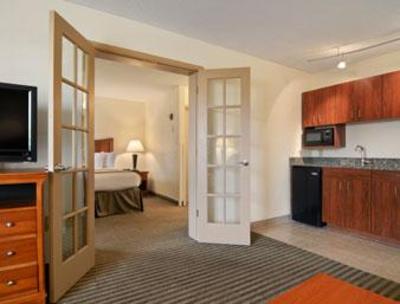 фото отеля Baymont Inn & Suites - Riverside Drive