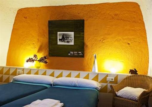 фото отеля Alojamientos Casas Cueva de Valtierra