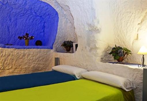 фото отеля Alojamientos Casas Cueva de Valtierra
