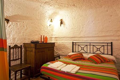 фото отеля Alojamientos Casas Cueva de Valtierra