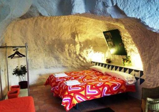 фото отеля Alojamientos Casas Cueva de Valtierra