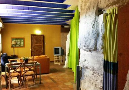 фото отеля Alojamientos Casas Cueva de Valtierra