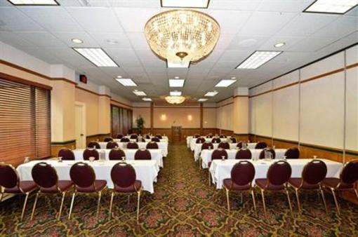 фото отеля BEST WESTERN Plus Midway Hotel & Suites-Brookfield