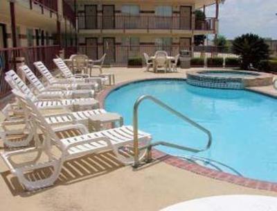 фото отеля Super 8 - New Braunfels, TX