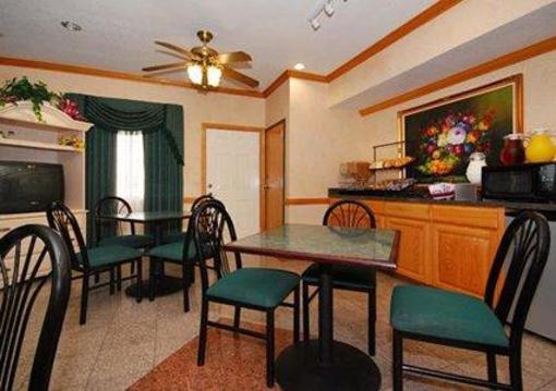 фото отеля Econo Lodge & Suites Corpus Christi