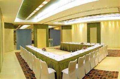фото отеля Royal Orchid Hotel Bangalore