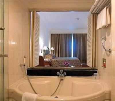 фото отеля Royal Orchid Hotel Bangalore