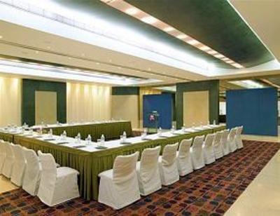 фото отеля Royal Orchid Hotel Bangalore
