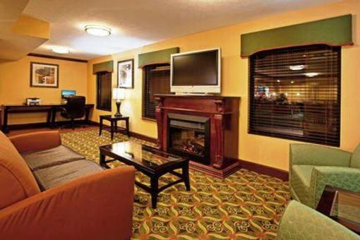 фото отеля Holiday Inn Express London I-70