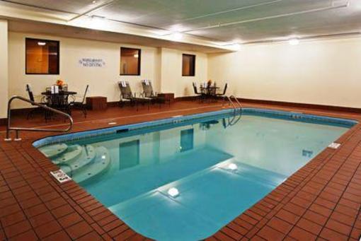 фото отеля Holiday Inn Express London I-70