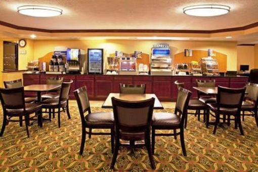 фото отеля Holiday Inn Express London I-70
