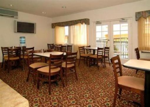 фото отеля Comfort Inn & Suites Lamplighter