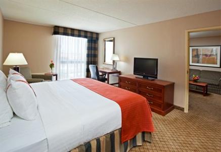 фото отеля Holiday Inn Hotel & Suites Cincinnati-Eastgate