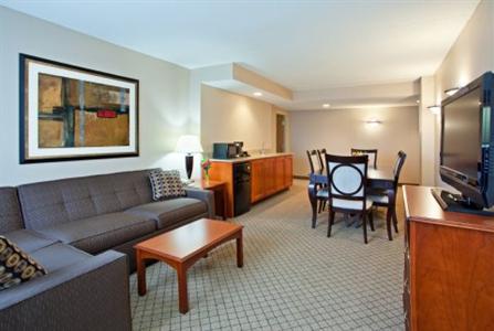 фото отеля Holiday Inn Hotel & Suites Cincinnati-Eastgate