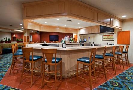 фото отеля Holiday Inn Hotel & Suites Cincinnati-Eastgate