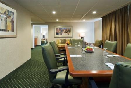 фото отеля Holiday Inn Hotel & Suites Cincinnati-Eastgate