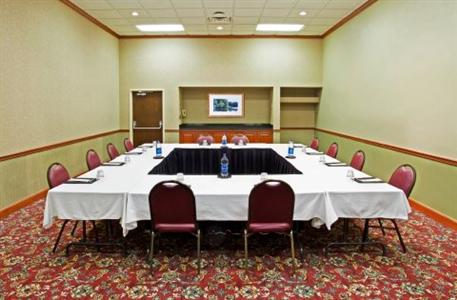 фото отеля Holiday Inn Hotel & Suites Cincinnati-Eastgate