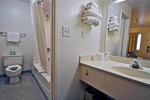 фото отеля Motel 6 Tampa Downtown