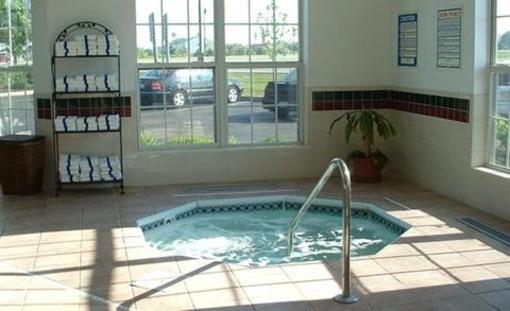 фото отеля Country Inn & Suites Columbus-West