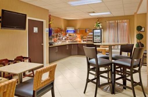 фото отеля Holiday Inn Express St. Louis