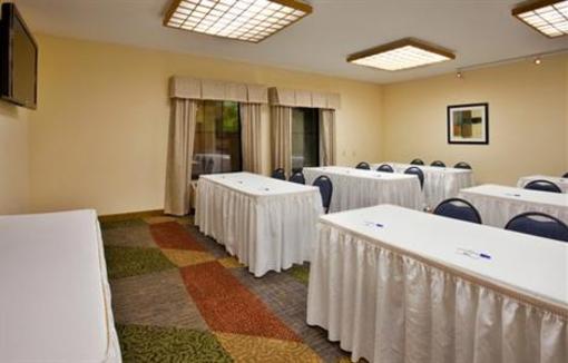 фото отеля Holiday Inn Express St. Louis