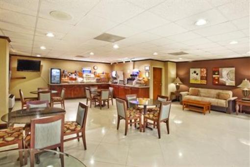 фото отеля Holiday Inn Express Alpharetta Windward Parkway