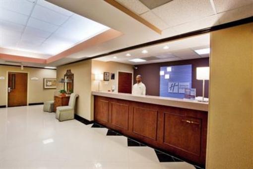 фото отеля Holiday Inn Express Alpharetta Windward Parkway
