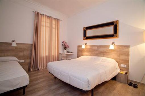фото отеля Martinval Hostal