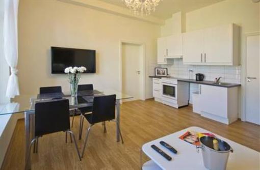 фото отеля Chateau Apartments