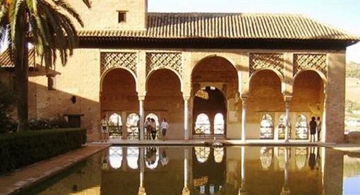 фото отеля Oasis Backpackers Hostel Granada