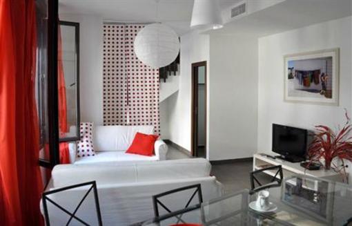 фото отеля Apartamentos Turisticos Patio De Viana