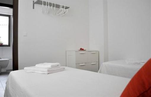 фото отеля Apartamentos Turisticos Patio De Viana