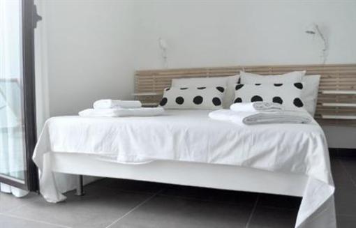 фото отеля Apartamentos Turisticos Patio De Viana