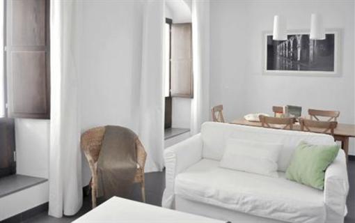 фото отеля Apartamentos Turisticos Patio De Viana