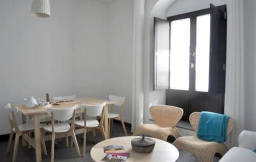 фото отеля Apartamentos Turisticos Patio De Viana