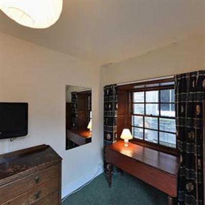 фото отеля 19 Meadow Place Guest House Edinburgh