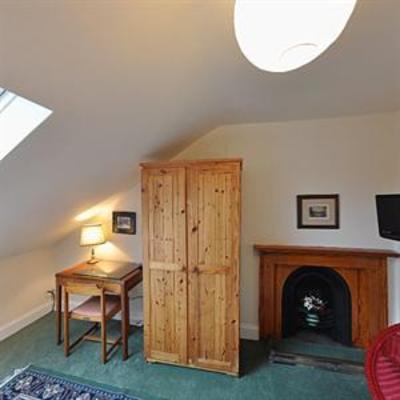 фото отеля 19 Meadow Place Guest House Edinburgh