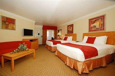 фото отеля Best Western Plus InnSuites Yuma Mall Hotel & Suites