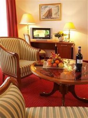 фото отеля Hotel Kastell Ahlbeck (Usedom)