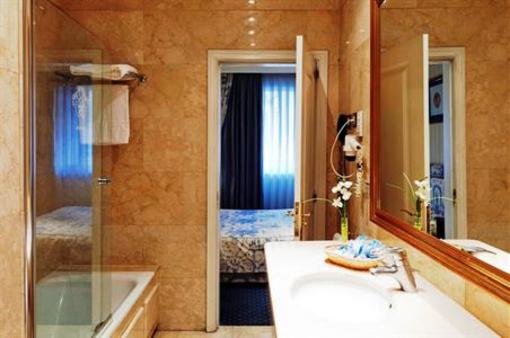 фото отеля Gran Hotel Velazquez