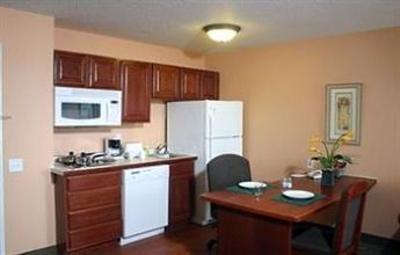 фото отеля GrandStay Residential Suites Hotel Ames