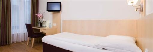 фото отеля Walhalla Hotel
