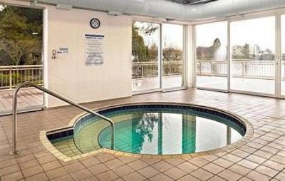 фото отеля Coast Chilliwack Hotel