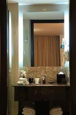 фото отеля SilQ Hotel Bangkok