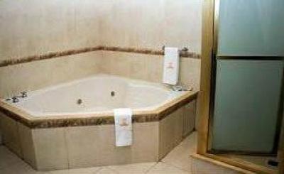 фото отеля Hotel A&B International