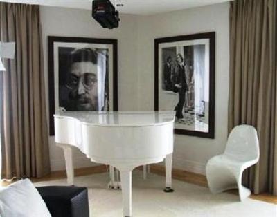 фото отеля Hard Days Night Hotel