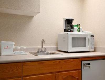 фото отеля Ramada Inn Coquitlam