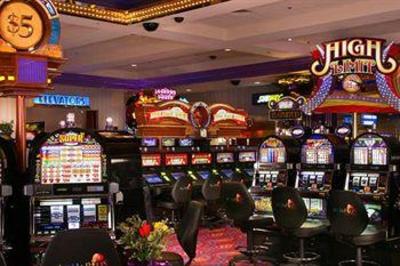 фото отеля Aquarius Casino Resort